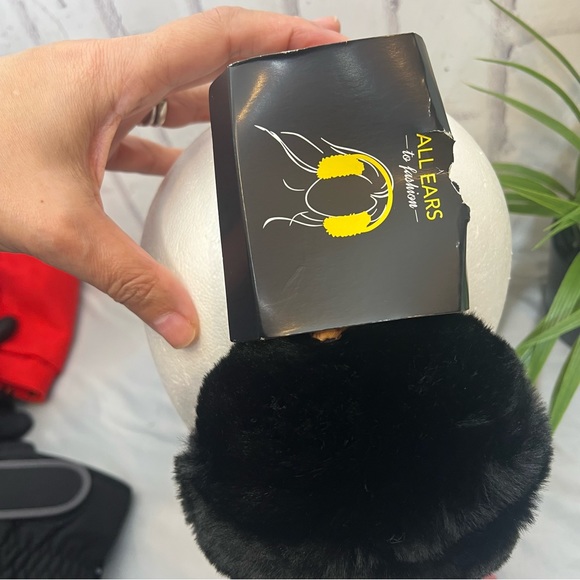 Leopard Print Faux Fur Earmuffs Ear Muffs Warmers Adjustable NWT Super Soft! - Picture 3 of 5